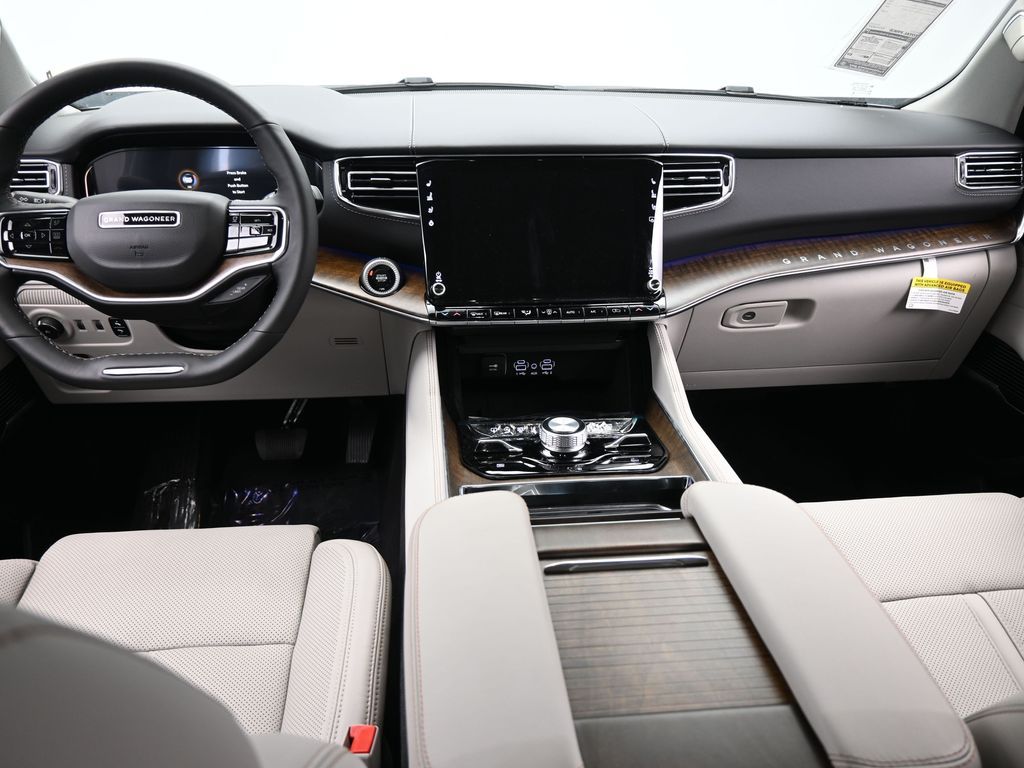 Used 2024 Diamond Black Crystal Pearlcoat Jeep Base image 47