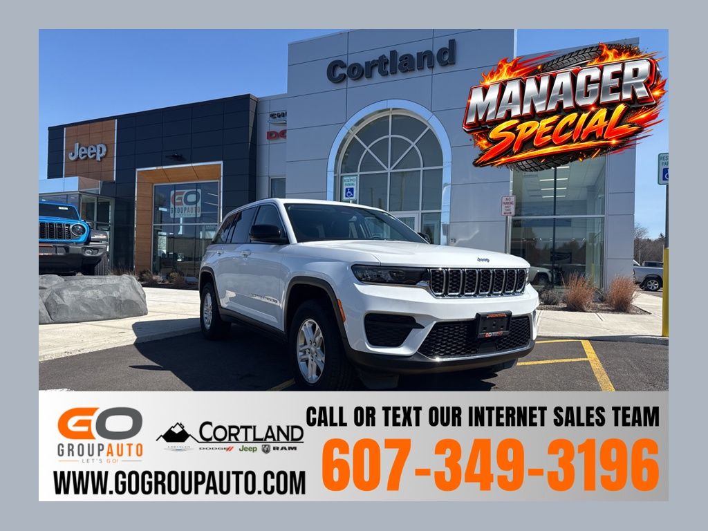 Bright White Clearcoat 2023 Jeep Grand Cherokee SUV / Crossover Four-Wheel Drive 8-Speed Automatic