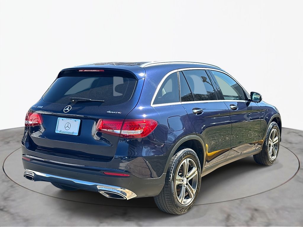 Thumbnail: 2017 Mercedes-Benz GLC - 9