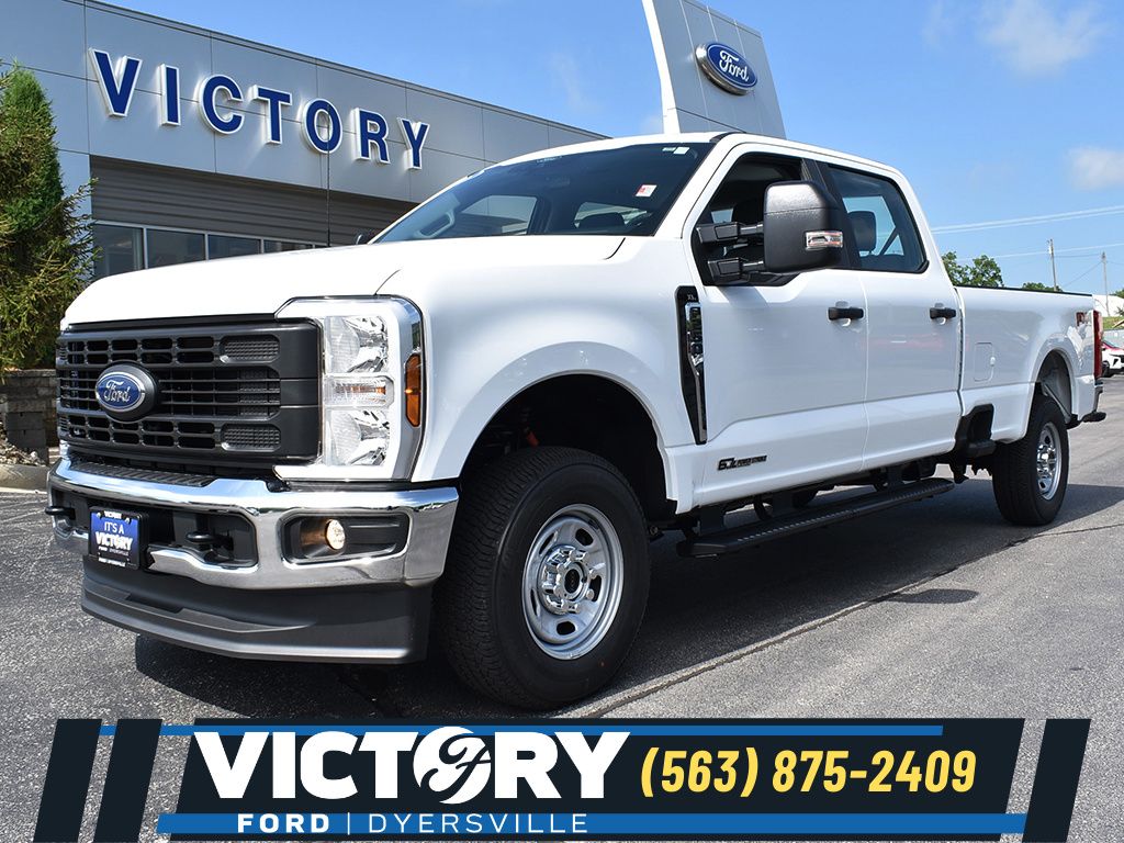 Oxford White 2026 Ford F-250 Super Duty Pickup Truck Four-Wheel Drive Automatic