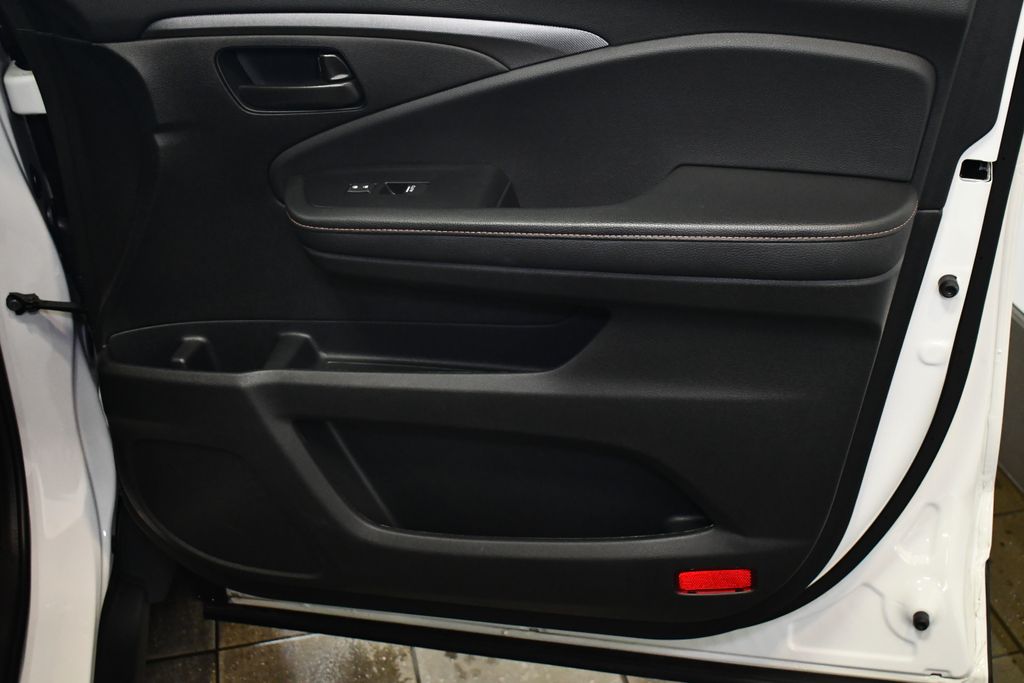 Thumbnail: 2023 Honda Passport - 31