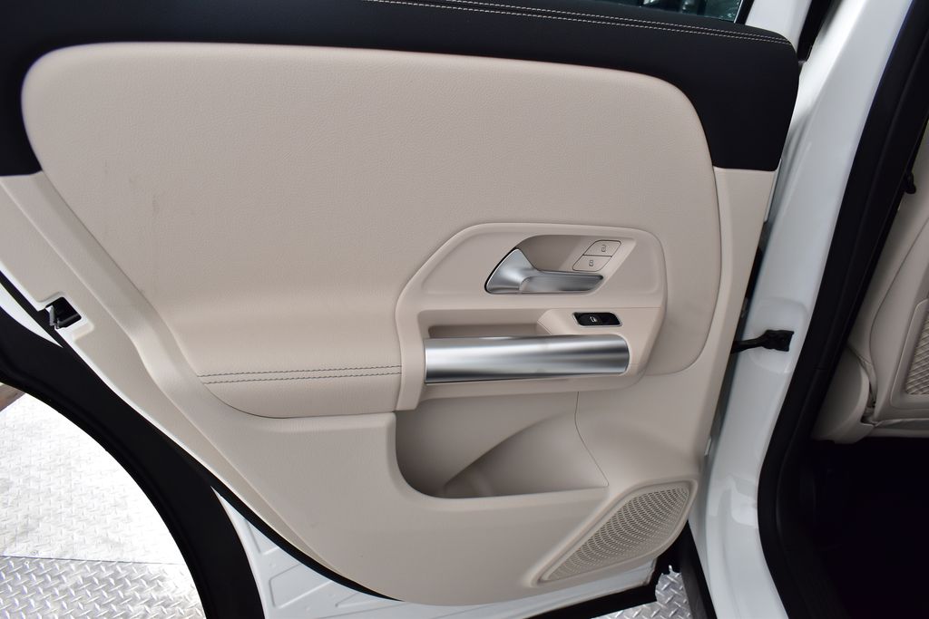 Thumbnail: 2025 Mercedes-Benz GLA - 27