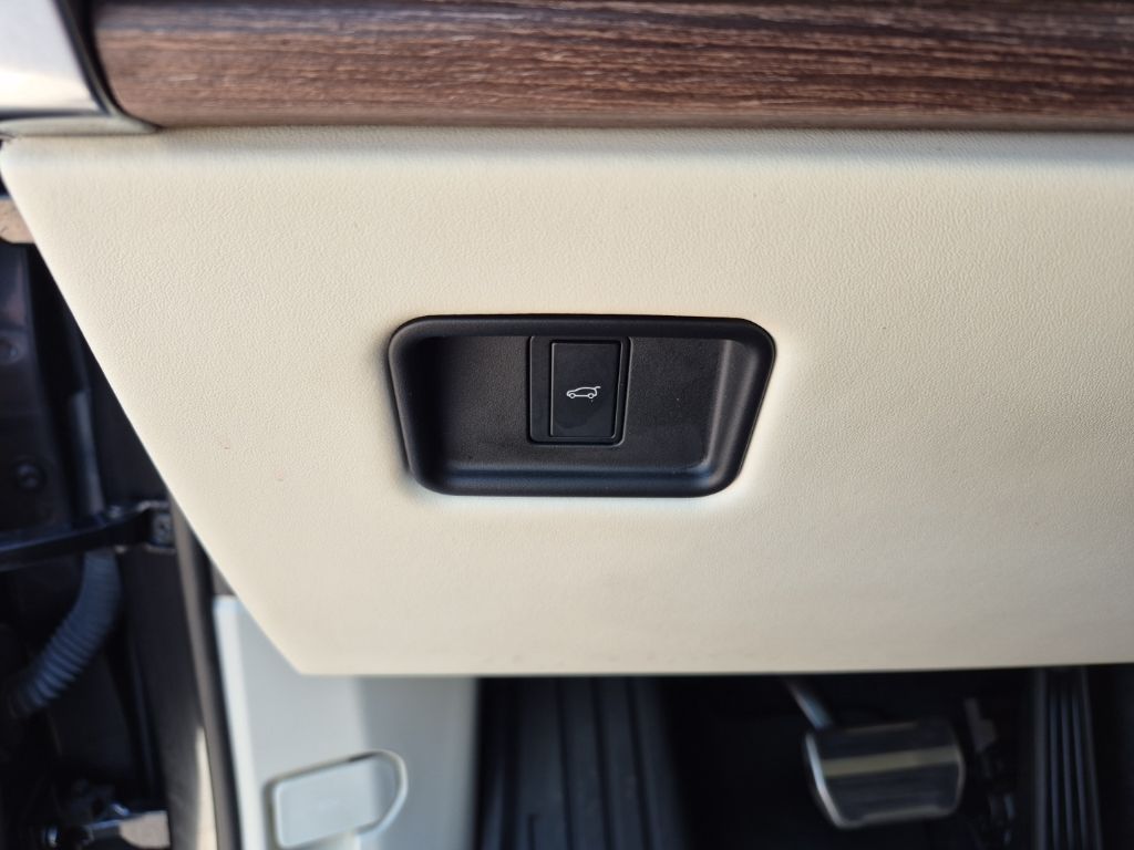 Used Car 2023 Land Rover Range Rover  Autobiography For Sale Under $110,000 In Austin, Texas