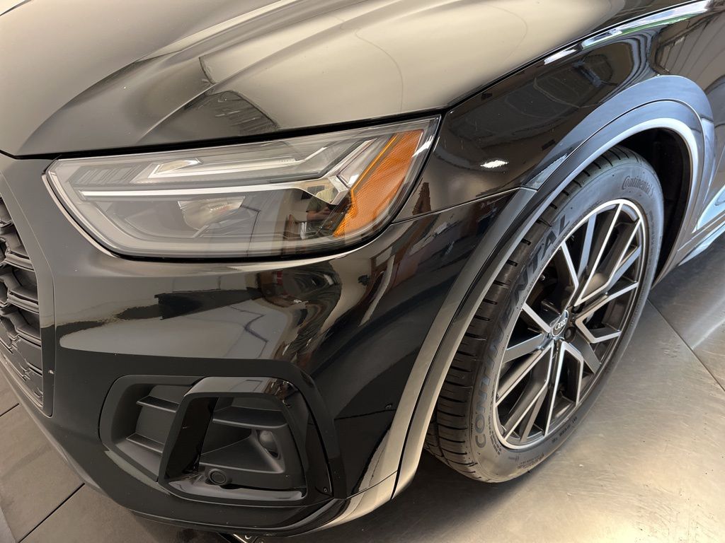 Thumbnail: 2021 Audi SQ5 - 9