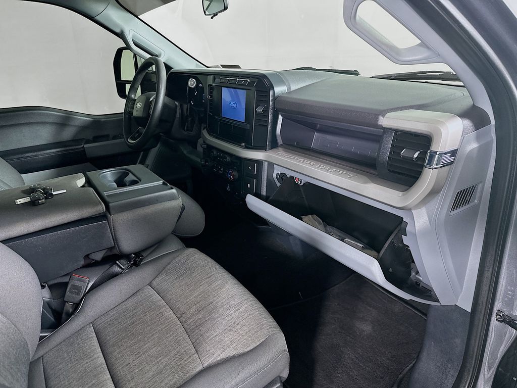 Used 2024 Gray Ford XL image 31