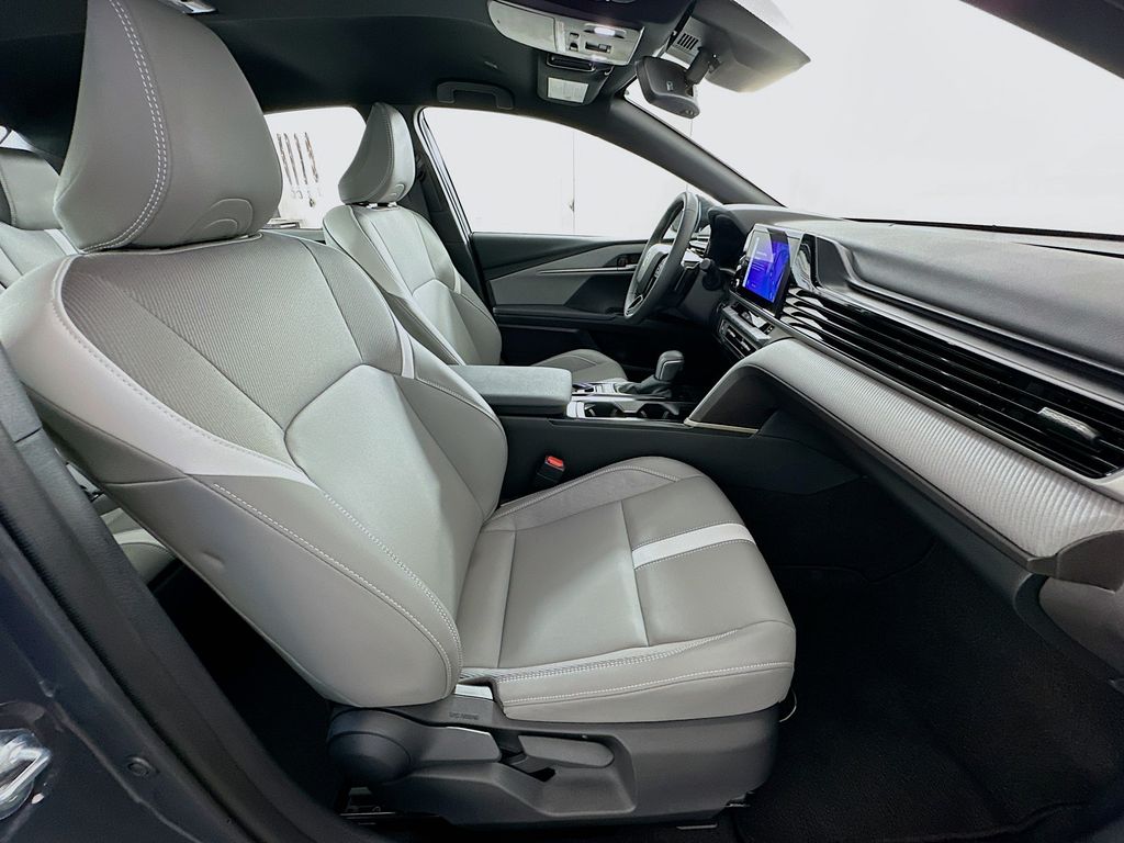 Thumbnail: 2025 Toyota Camry - 27