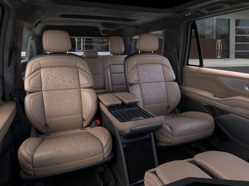 Thumbnail: 2026 Lincoln Navigator L - 11