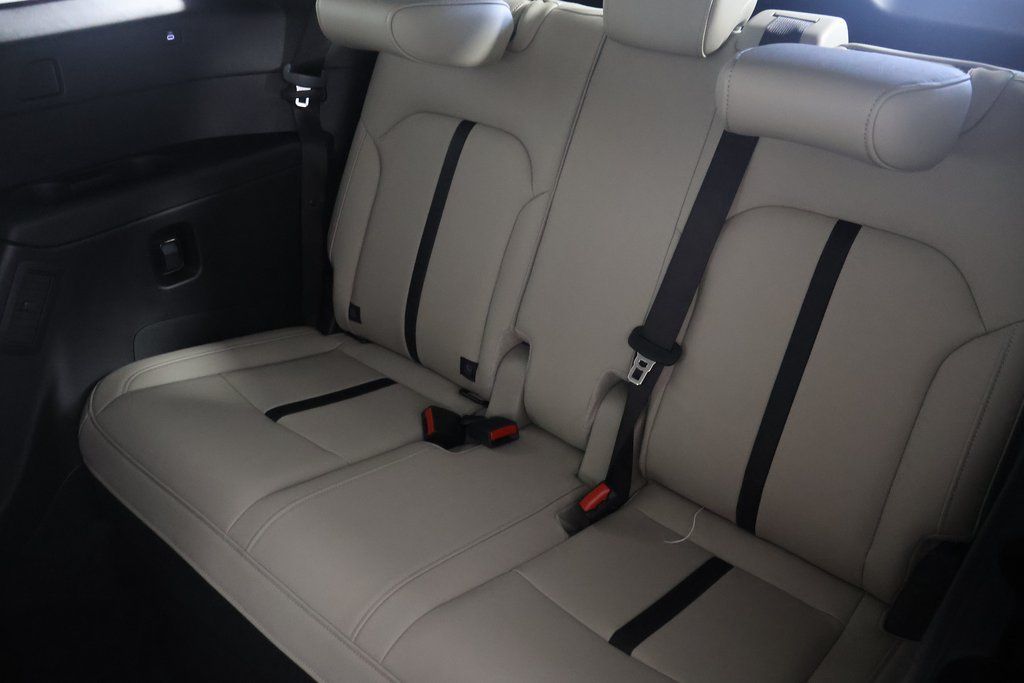 2025 Mazda CX-90 Premium 7