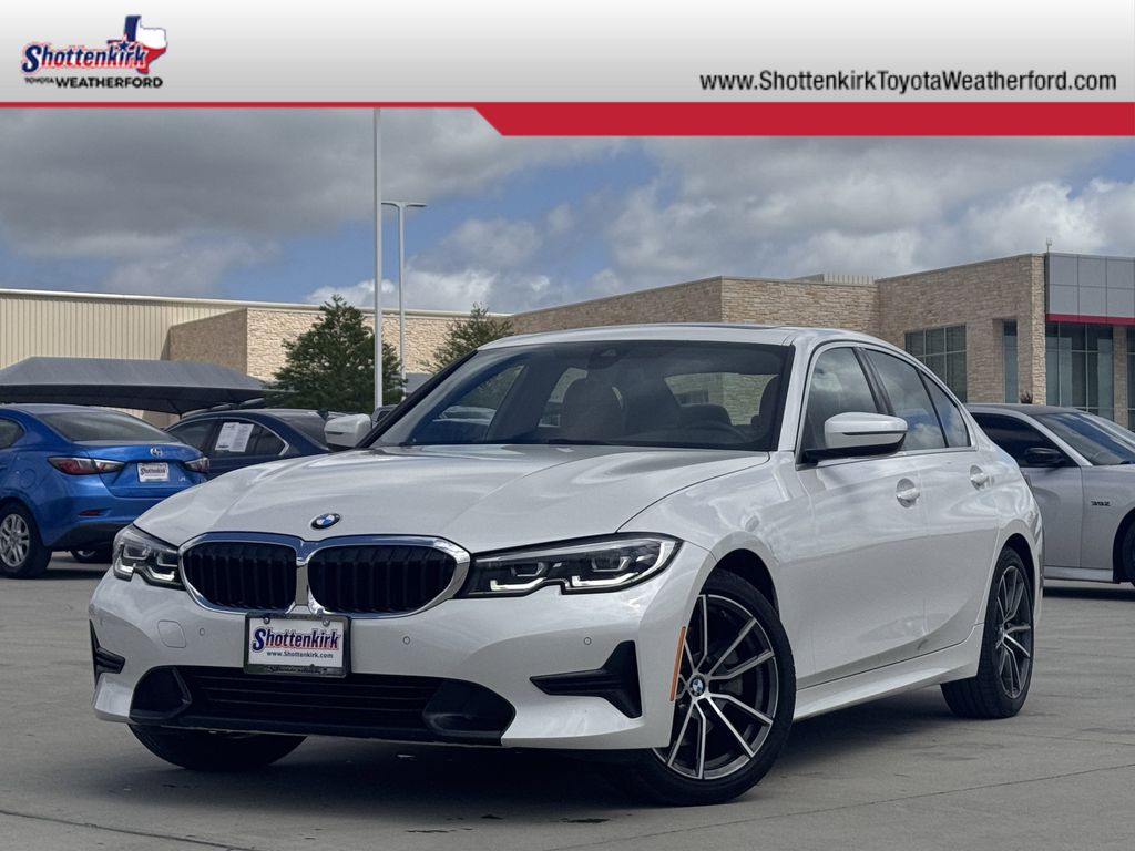 Mineral White Metallic 2022 BMW 3 Series 330i RWD Sedan Rear-Wheel Drive 8-Speed Automatic