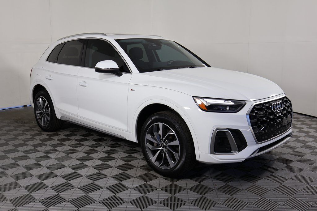 Thumbnail: 2022 Audi Q5 - 3