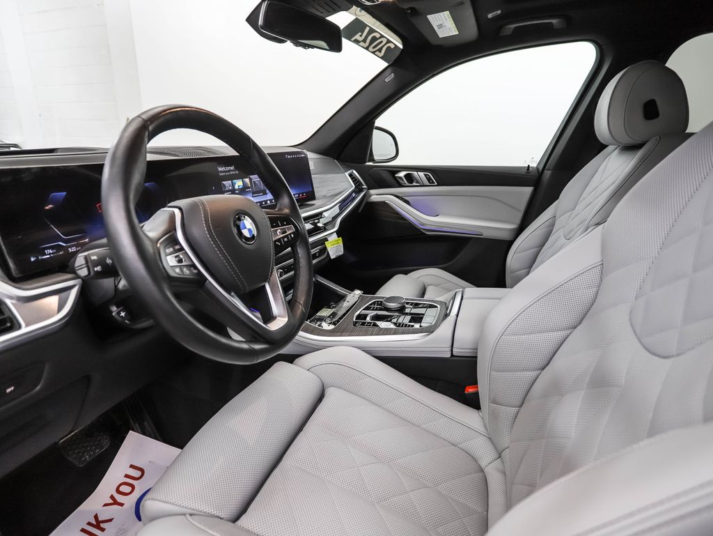 Thumbnail: 2024 BMW X5 - 10