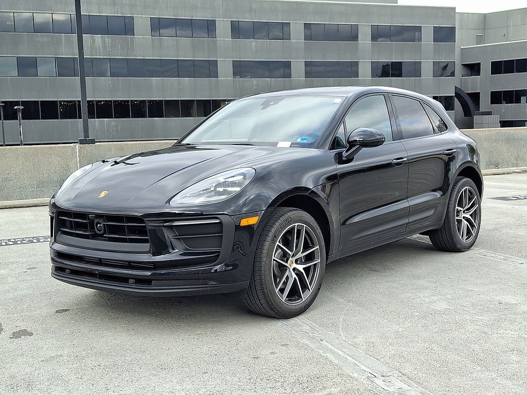 Thumbnail: 2026 Porsche Macan - 1
