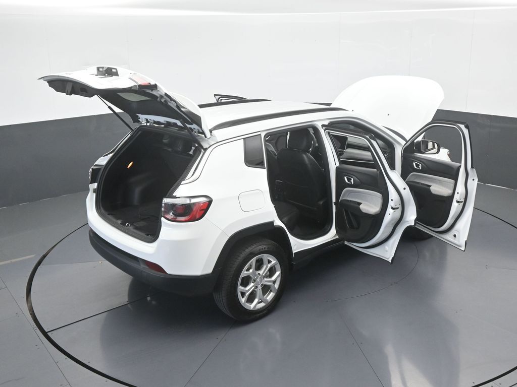 Used 2024 Bright White Clearcoat Jeep Latitude image 63