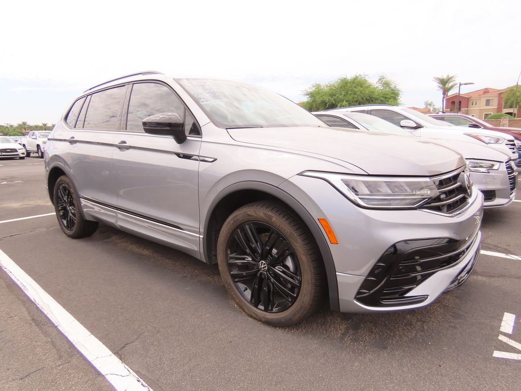 Thumbnail: 2022 Volkswagen Tiguan - 3