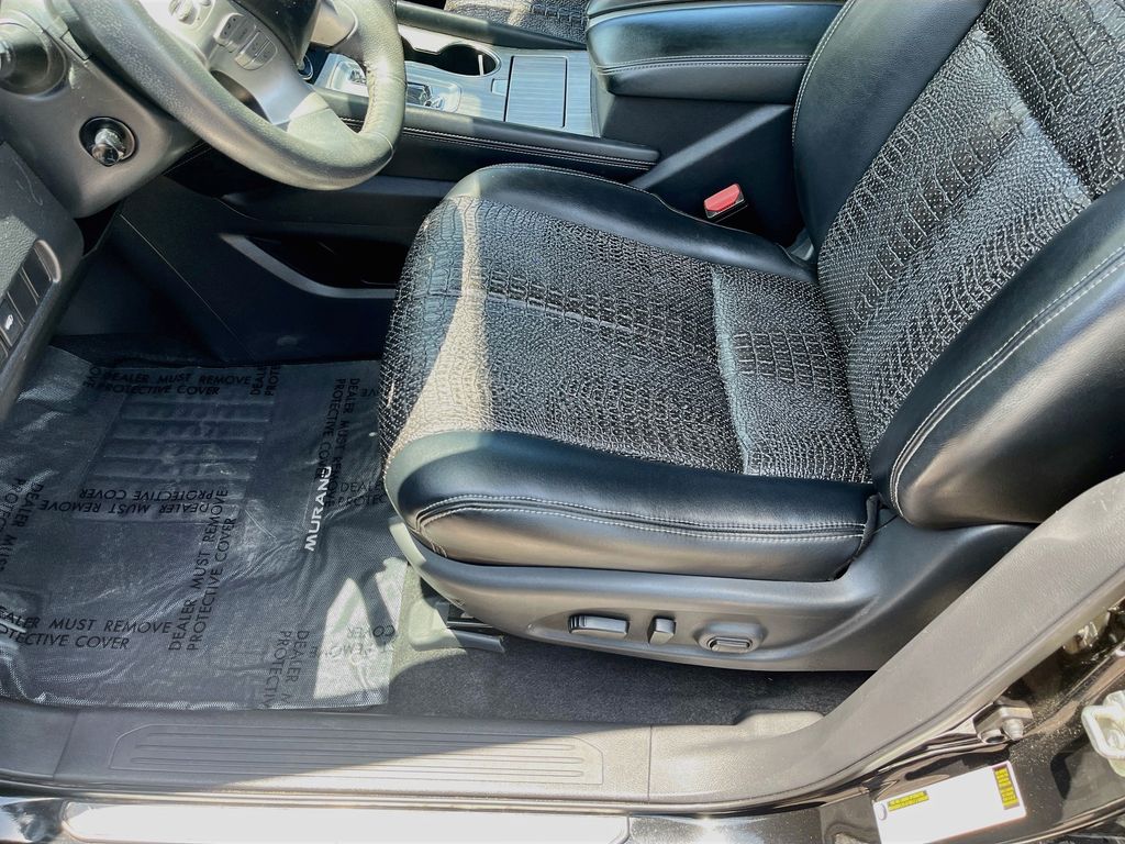 Used 2017 Black Nissan Platinum image 20