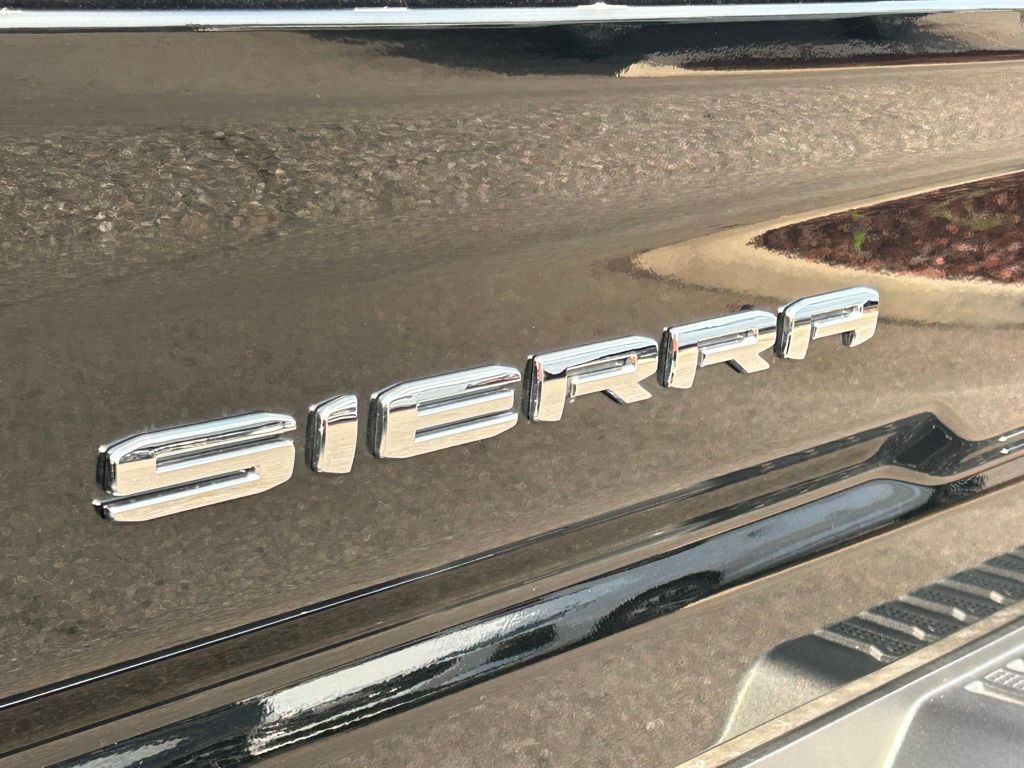 Used 2025 Black GMC AT4 image 93