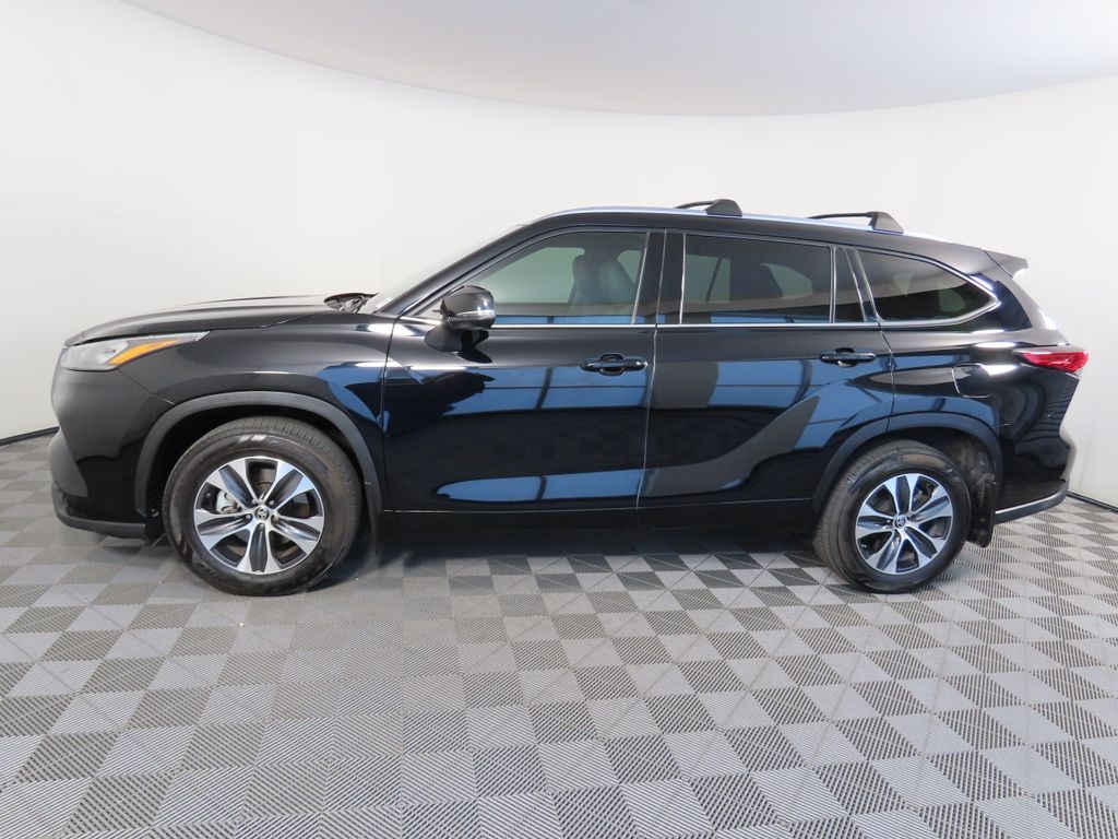 2020 Toyota Highlander XLE 8