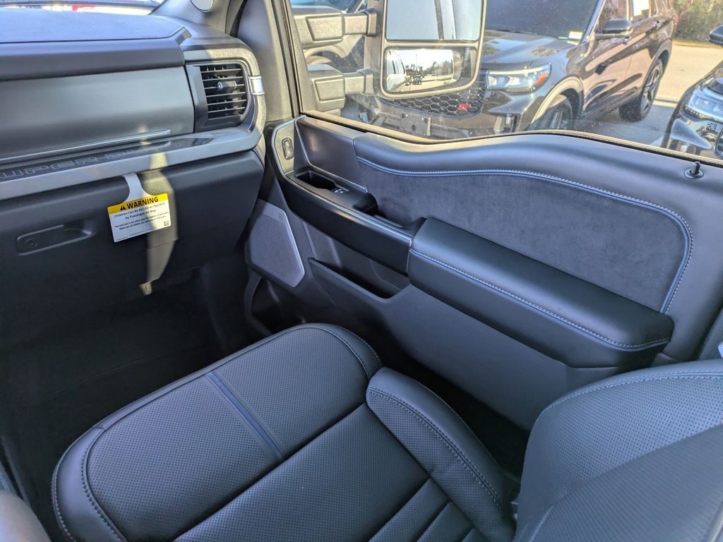 2026 Ford F-350 Super Duty Platinum