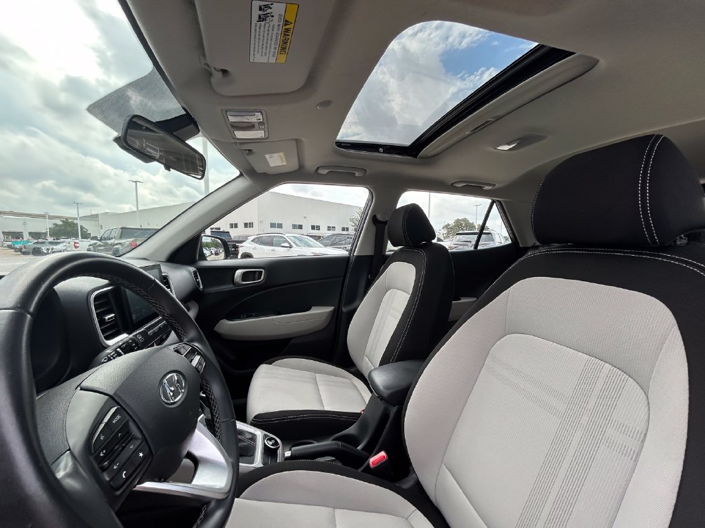 Used 2025 Hyundai Venue SUV