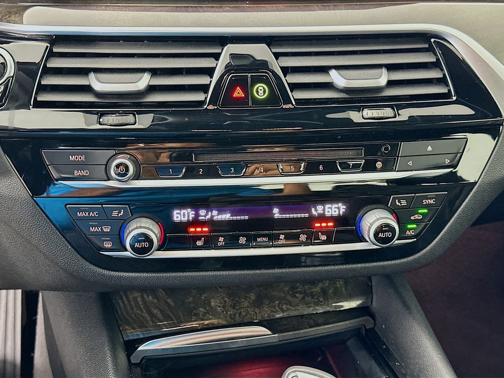 Thumbnail: 2019 BMW 5 Series - 16