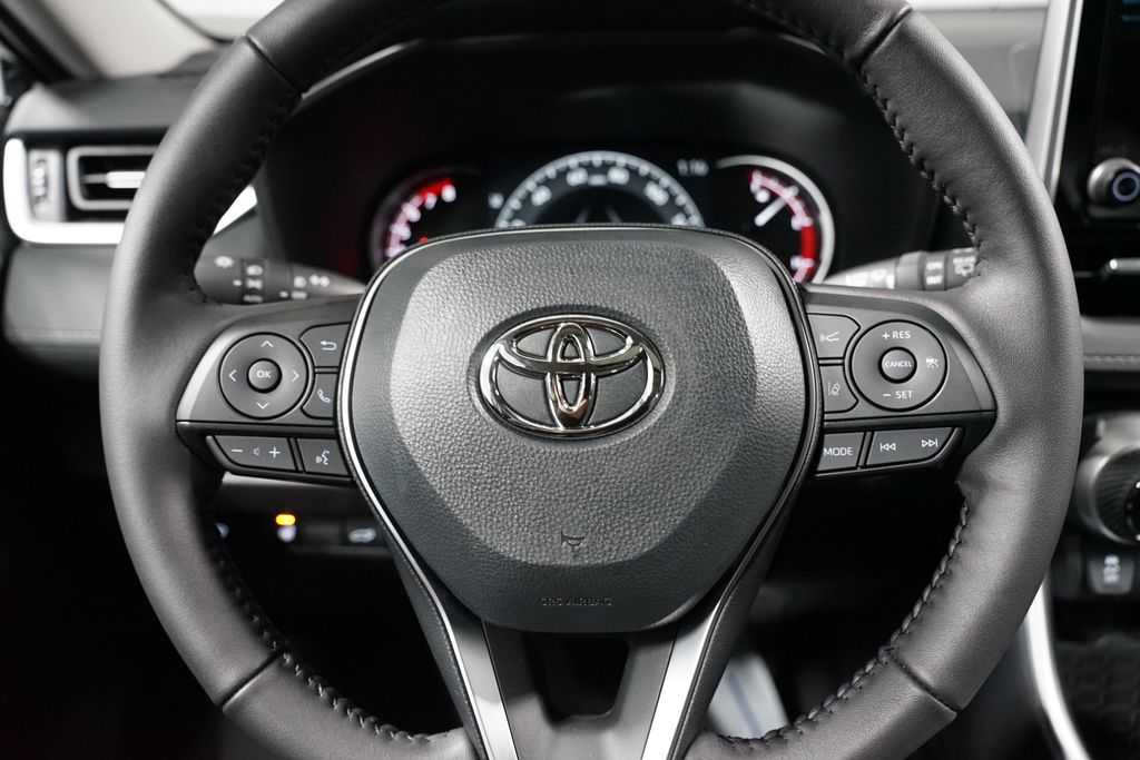 Thumbnail: 2025 Toyota RAV4 - 12