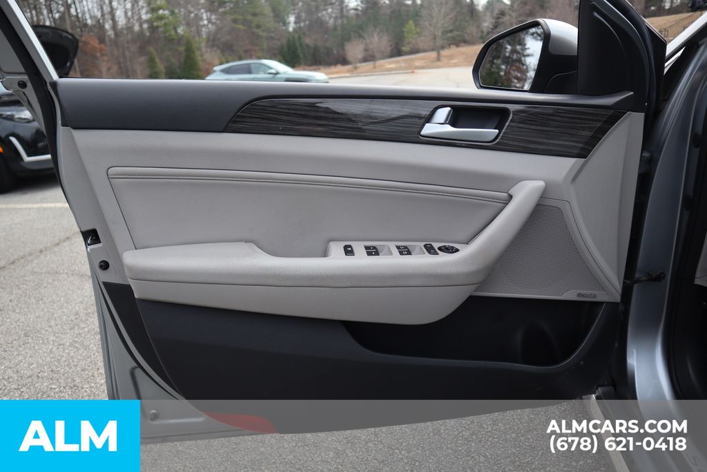 Used 2015 Gray Hyundai Limited image 16