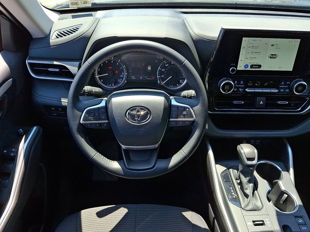 Thumbnail: 2025 Toyota Highlander - 12