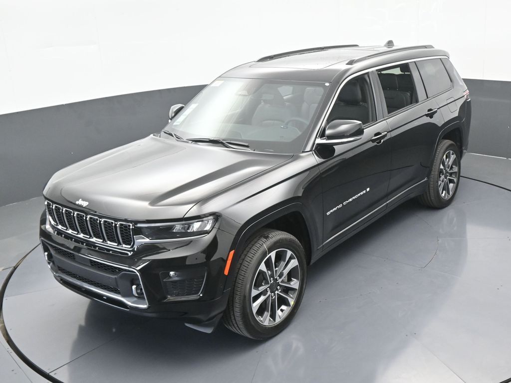 New 2025 Diamond Black Crystal Pearlcoat Jeep Overland image 44