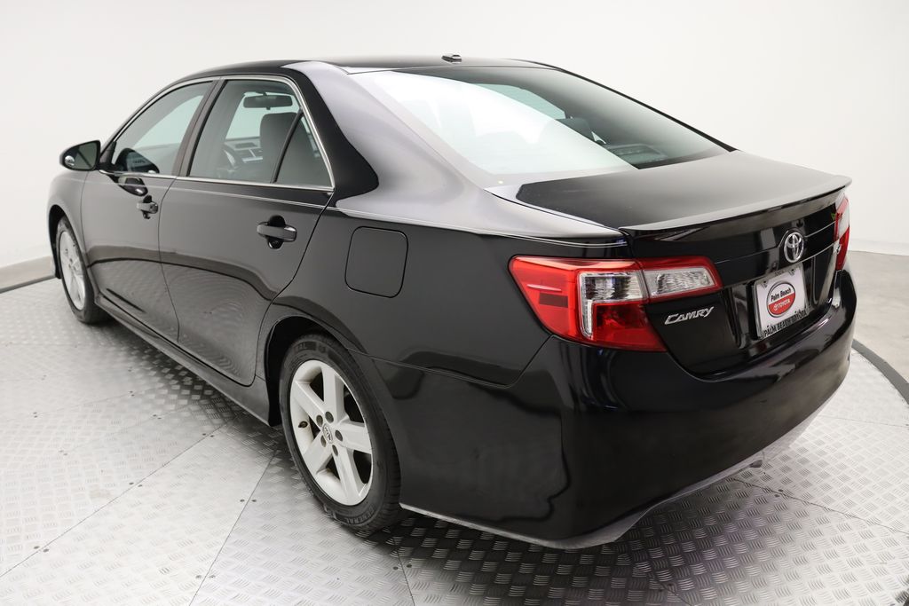 2014 Toyota Camry SE 11