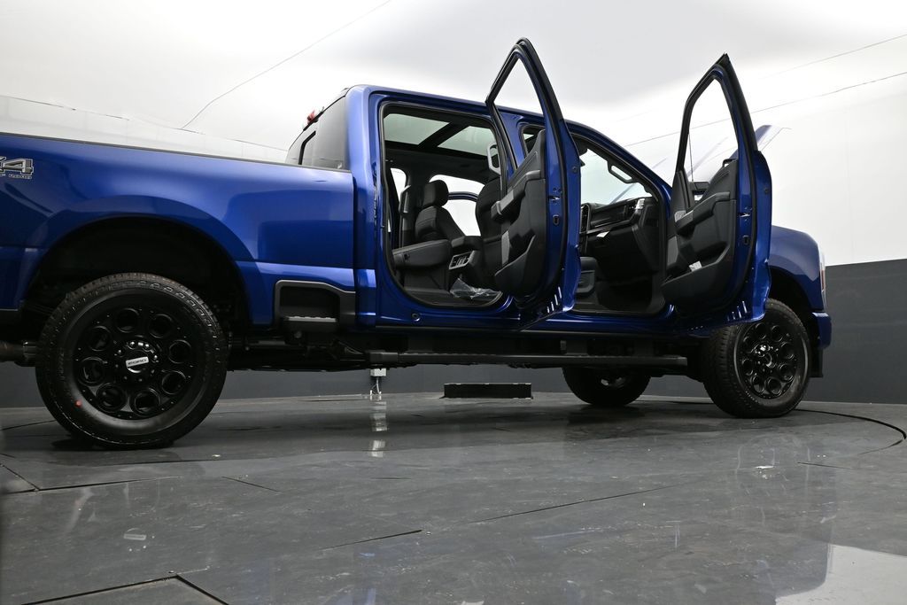 2026 Ford F-350 Lariat photo 29