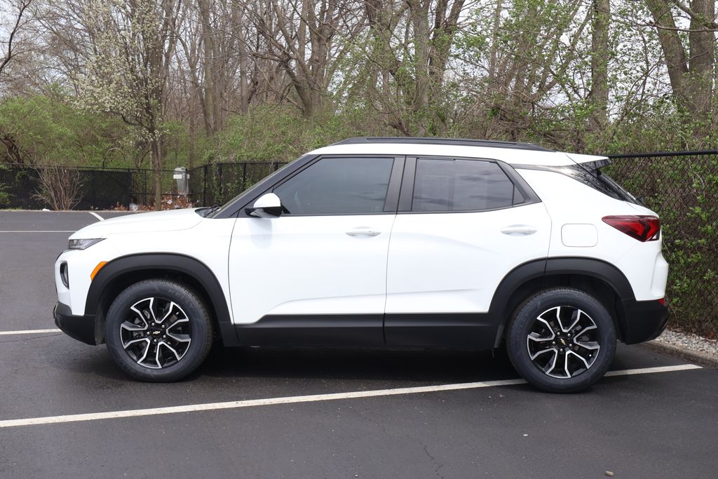 Thumbnail: 2023 Chevrolet TrailBlazer - 4