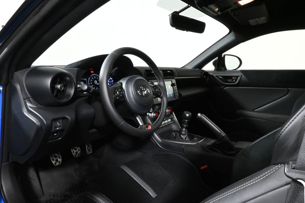 Thumbnail: 2023 Toyota GR86 - 14