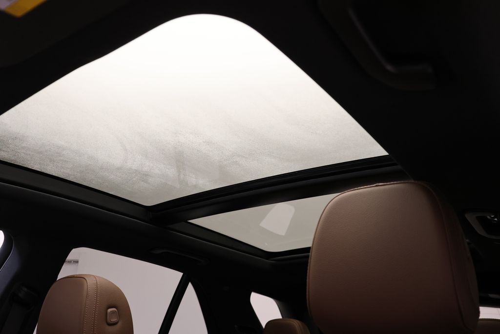 Thumbnail: 2026 Mercedes-Benz GLE - 15