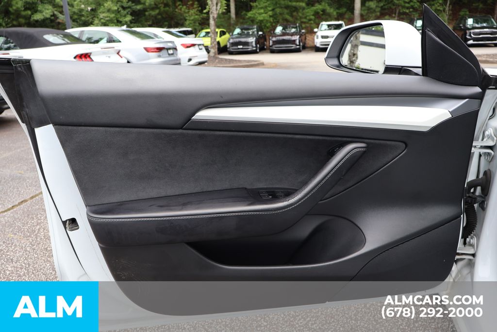 Used 2022 White Tesla Base image 13