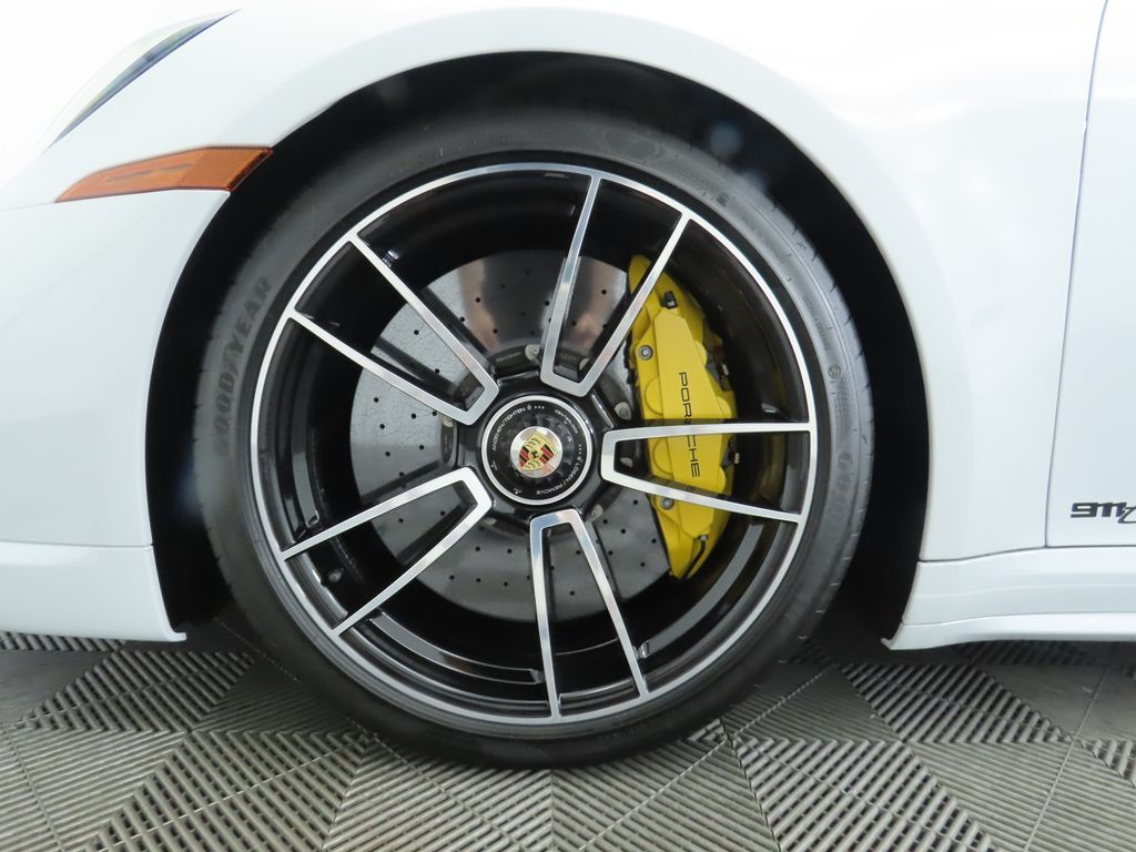 2022 Porsche 911 Turbo 29