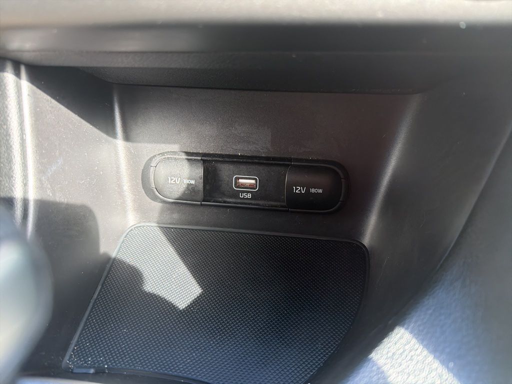 Thumbnail: 2020 Kia Sportage - 32