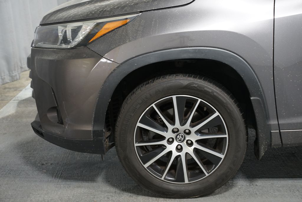 Thumbnail: 2018 Toyota Highlander - 5