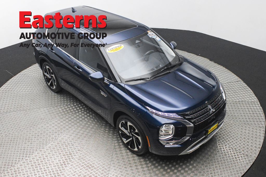 Used 2023 Blue Mitsubishi SE image 3