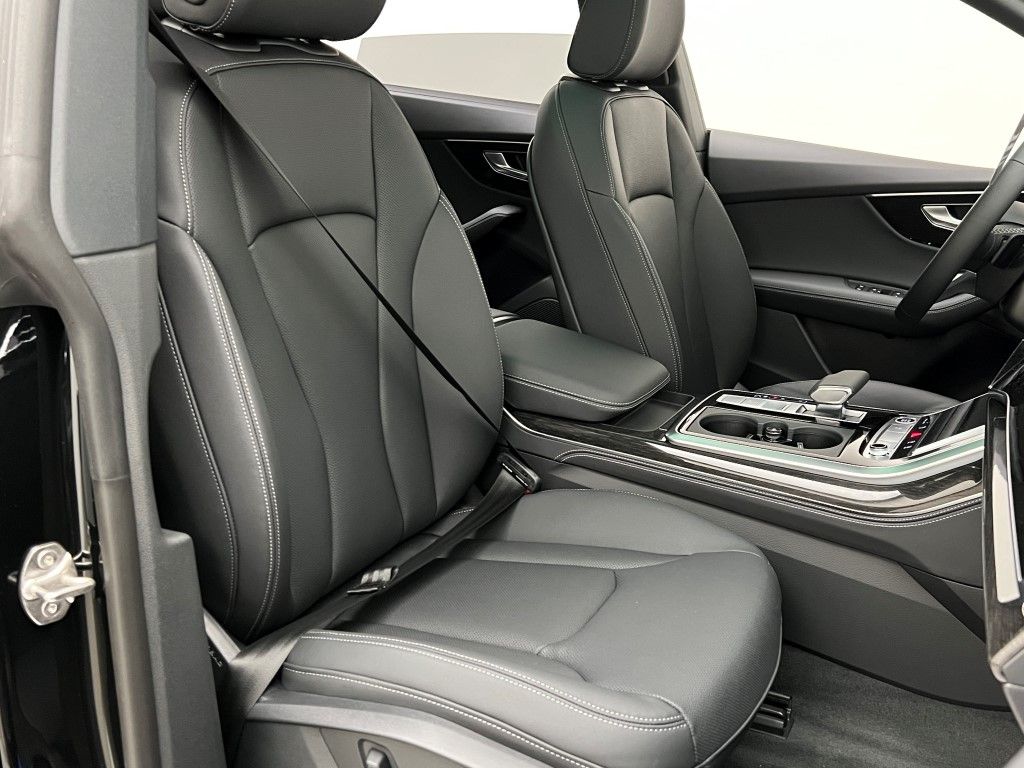 Thumbnail: 2026 Audi Q8 - 11
