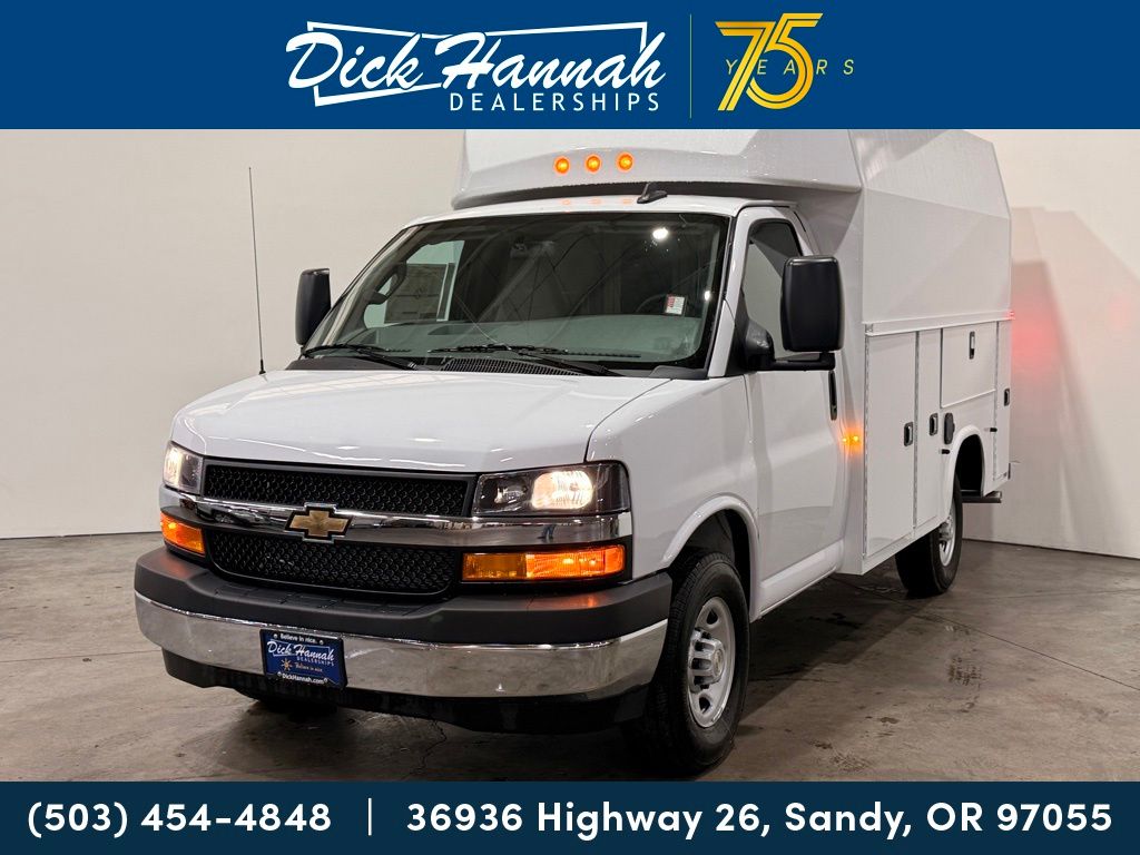 2025 Chevrolet Express Chassis 3500 Cutaway 139