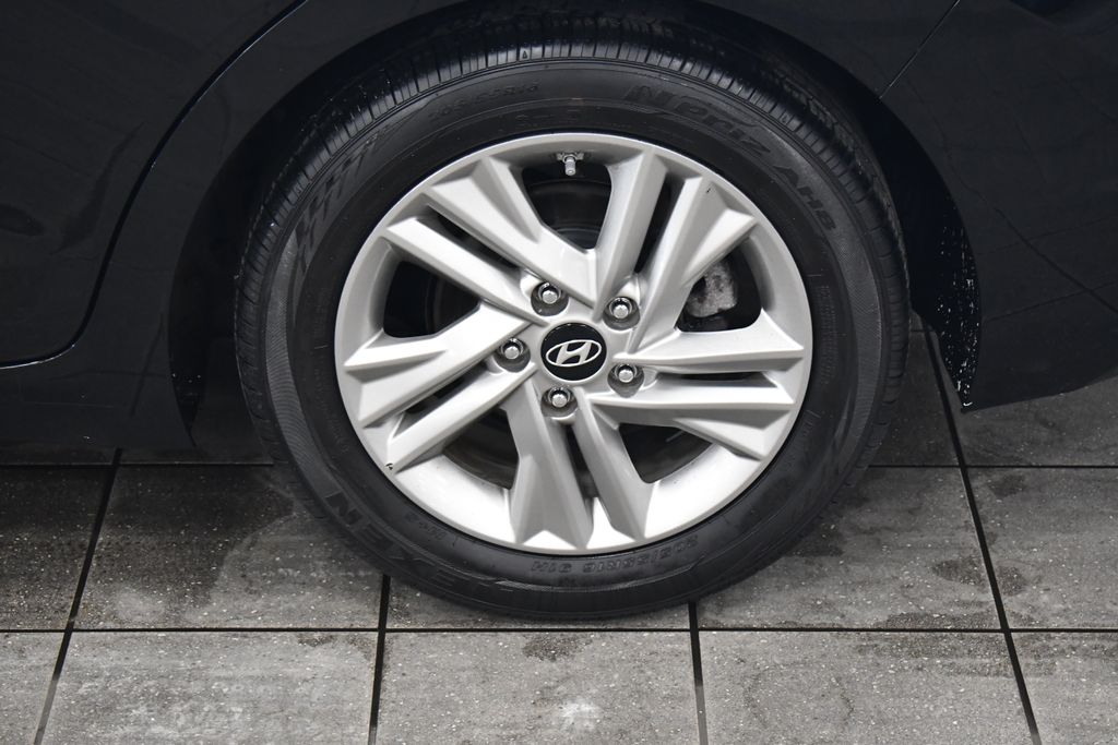 Thumbnail: 2019 Hyundai Elantra - 12