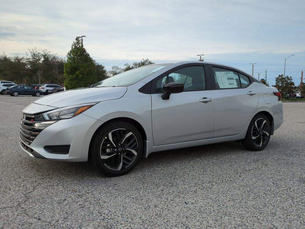 2025 Nissan Versa SR FWD