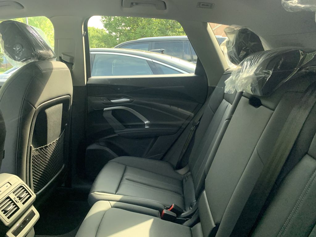 Thumbnail: 2025 Audi Q5 - 6