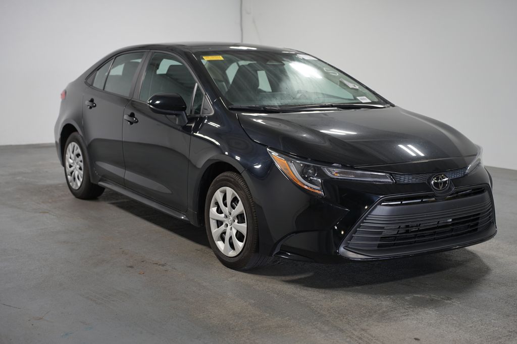 2024 Toyota Corolla LE 3