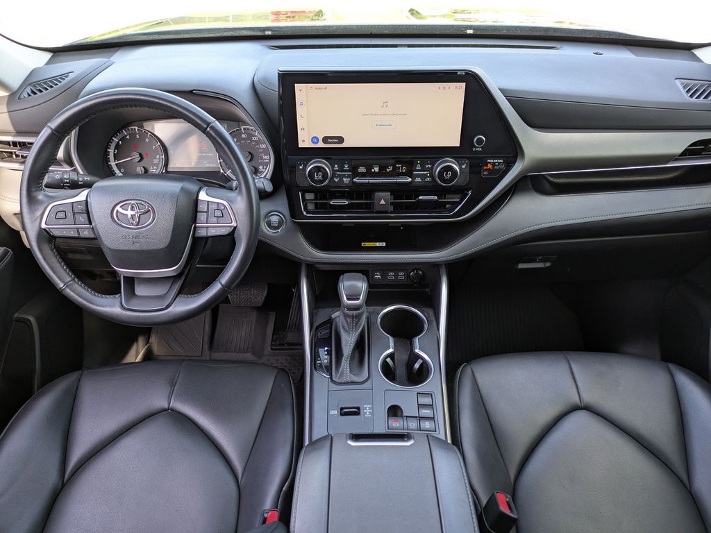 Used 2023 Toyota Highlander SUV
