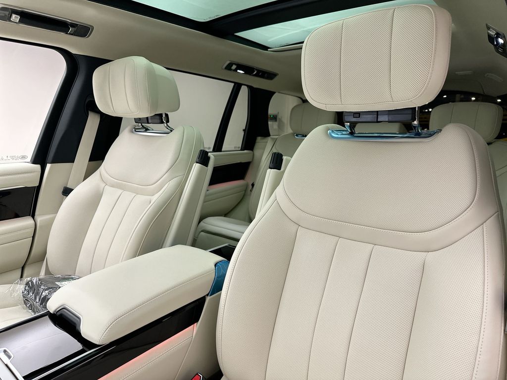 Thumbnail: 2026 Land Rover Range Rover - 9