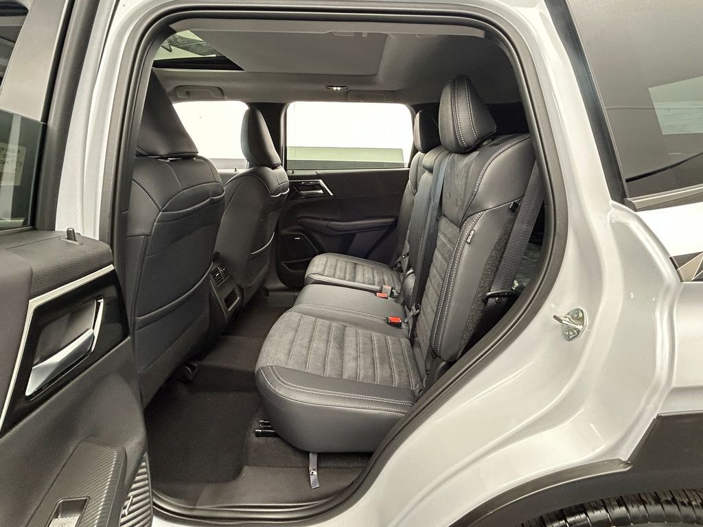 New 2026 White / Black Mitsubishi Trail Edition image 28
