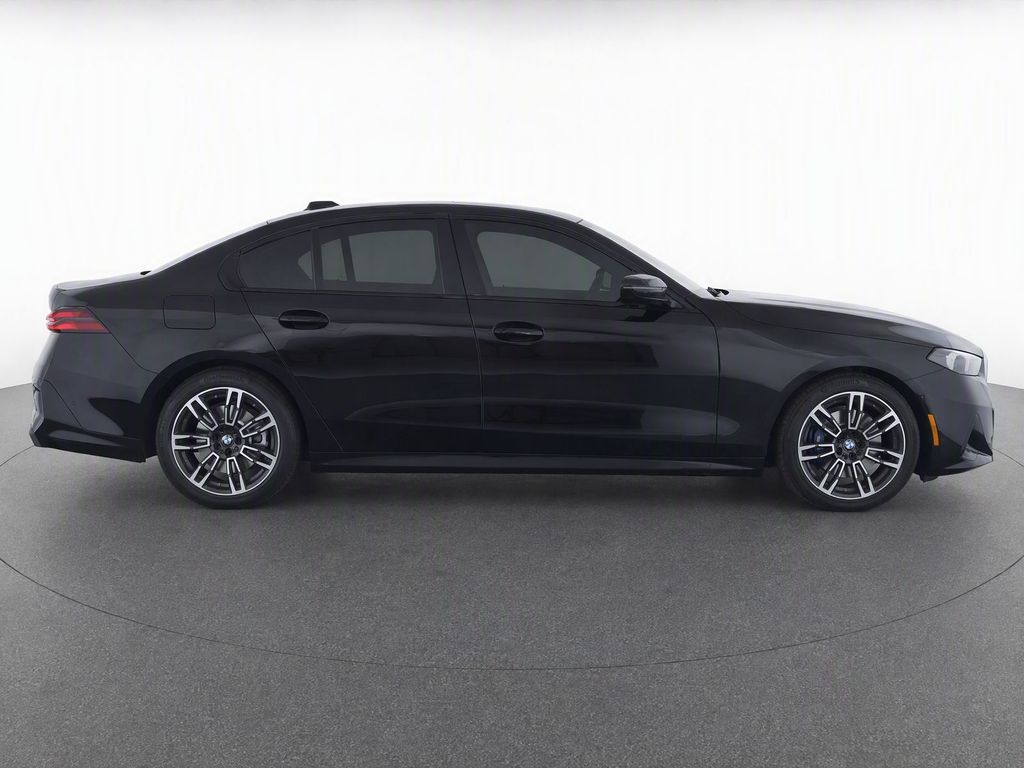 Thumbnail: 2024 BMW 5 Series - 30