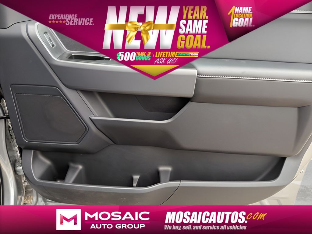 New 2025 Ford F-150 XLT Trucks