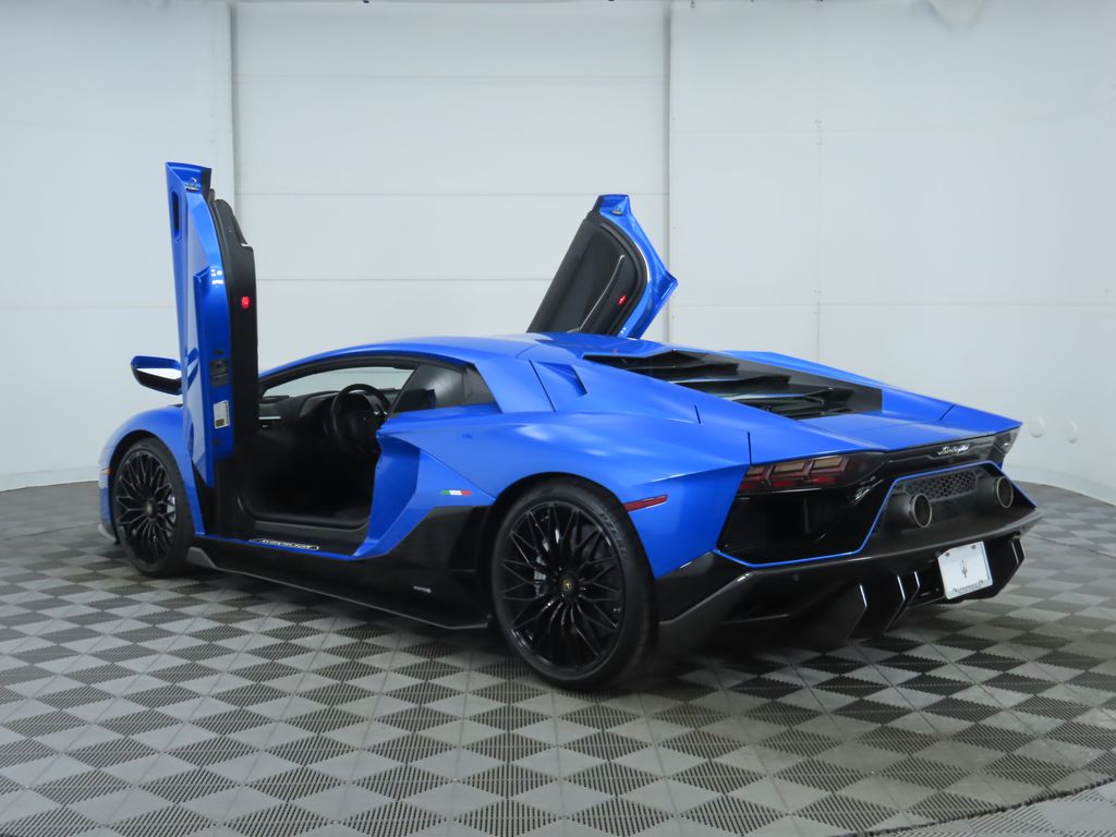 2022 Lamborghini Aventador  15